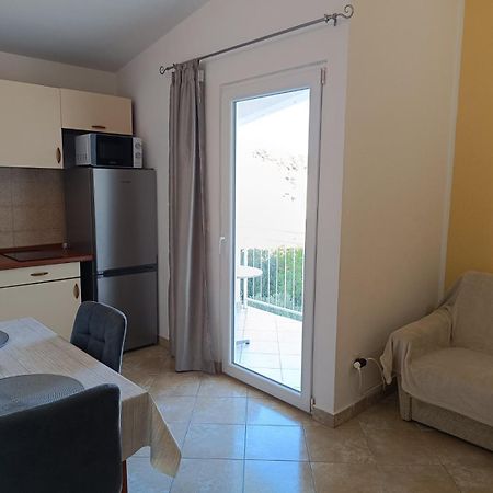Apartmani Ljubo Примоштен Экстерьер фото