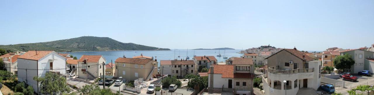 Apartmani Ljubo Примоштен Экстерьер фото