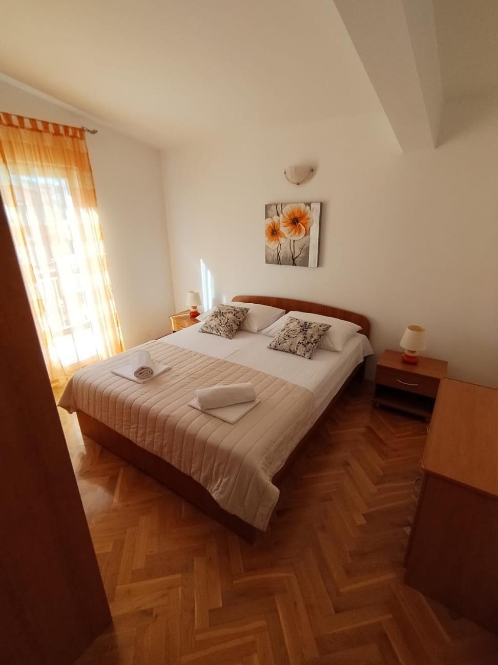 Apartmani Ljubo Примоштен Экстерьер фото