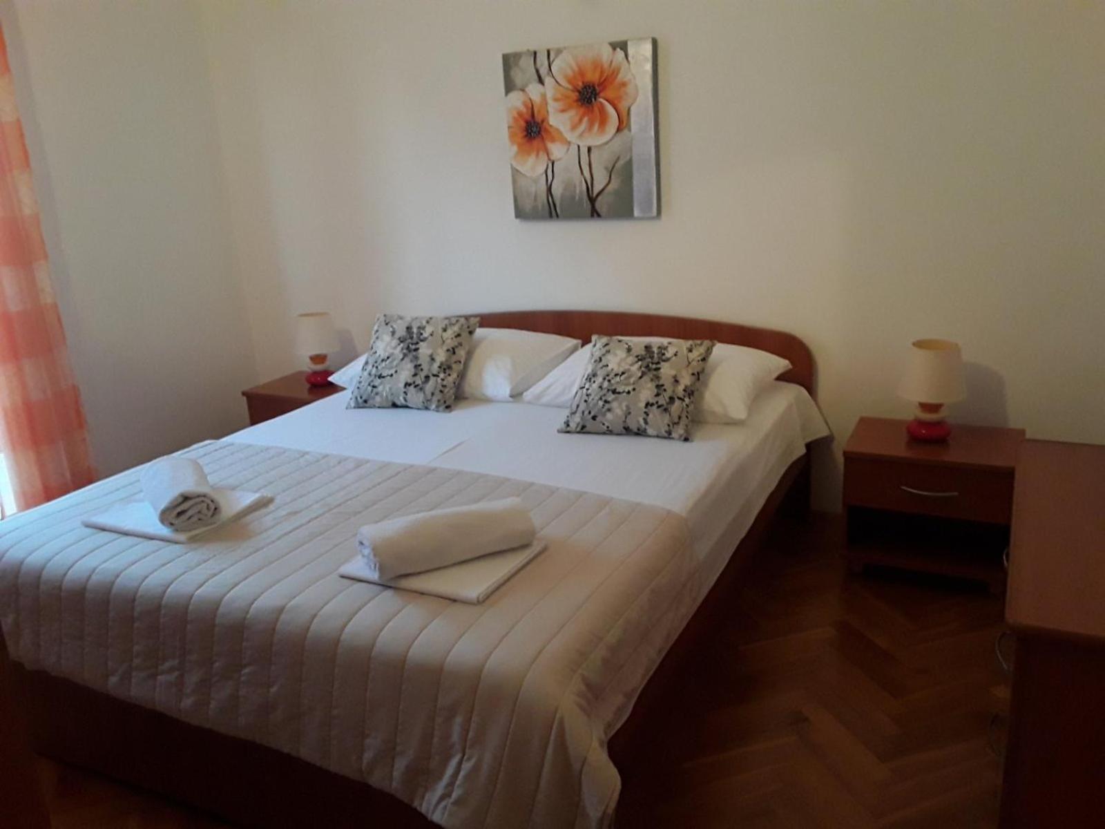 Apartmani Ljubo Примоштен Экстерьер фото