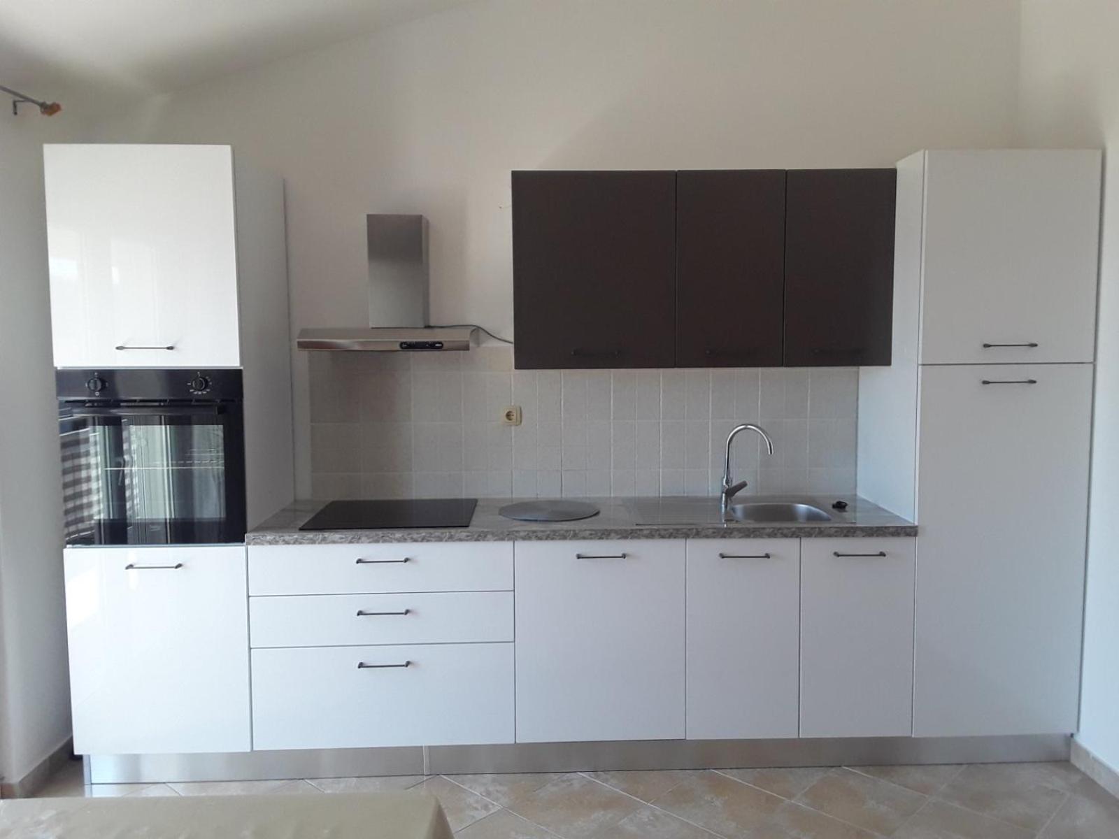 Apartmani Ljubo Примоштен Экстерьер фото