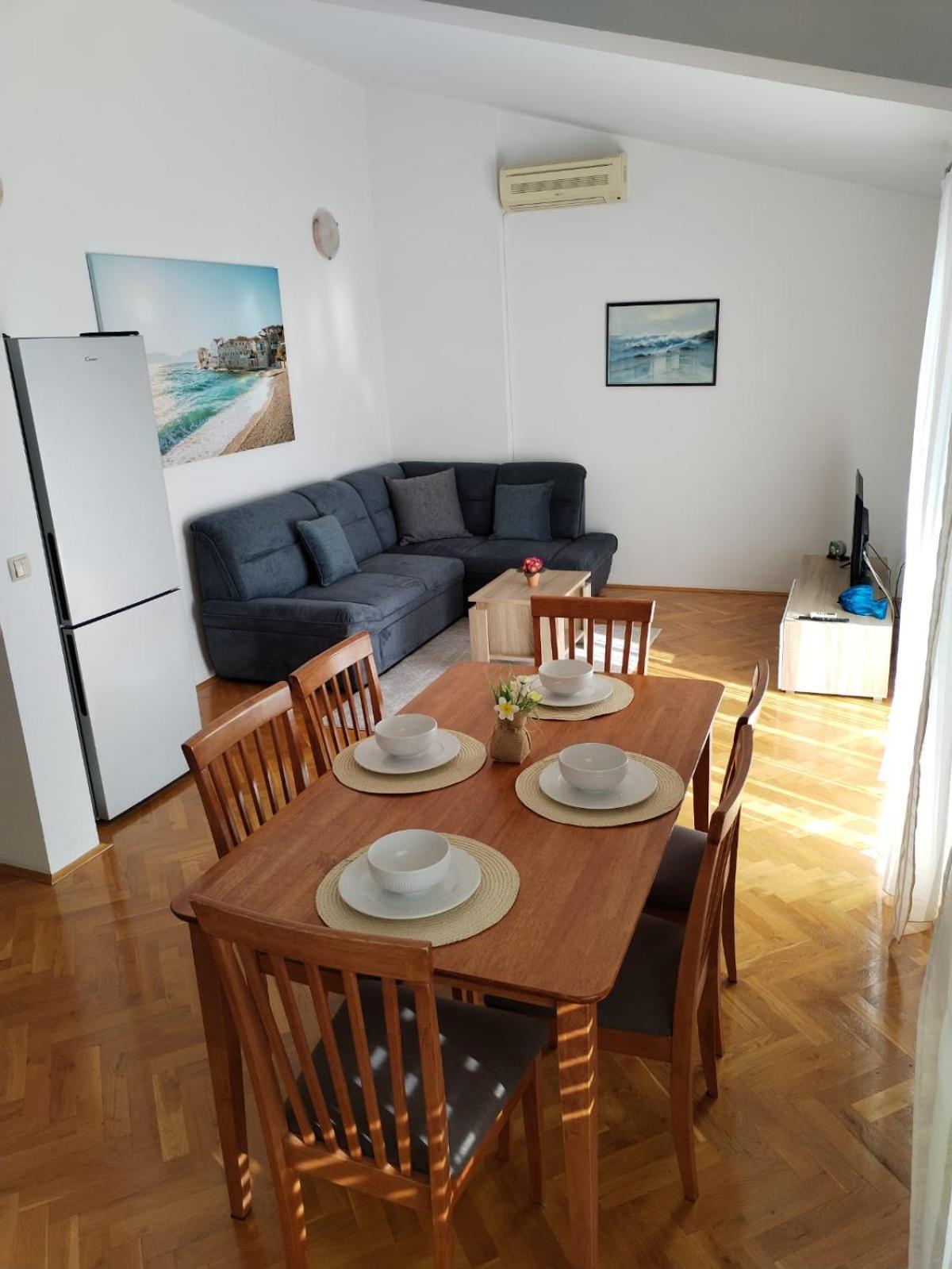 Apartmani Ljubo Примоштен Экстерьер фото