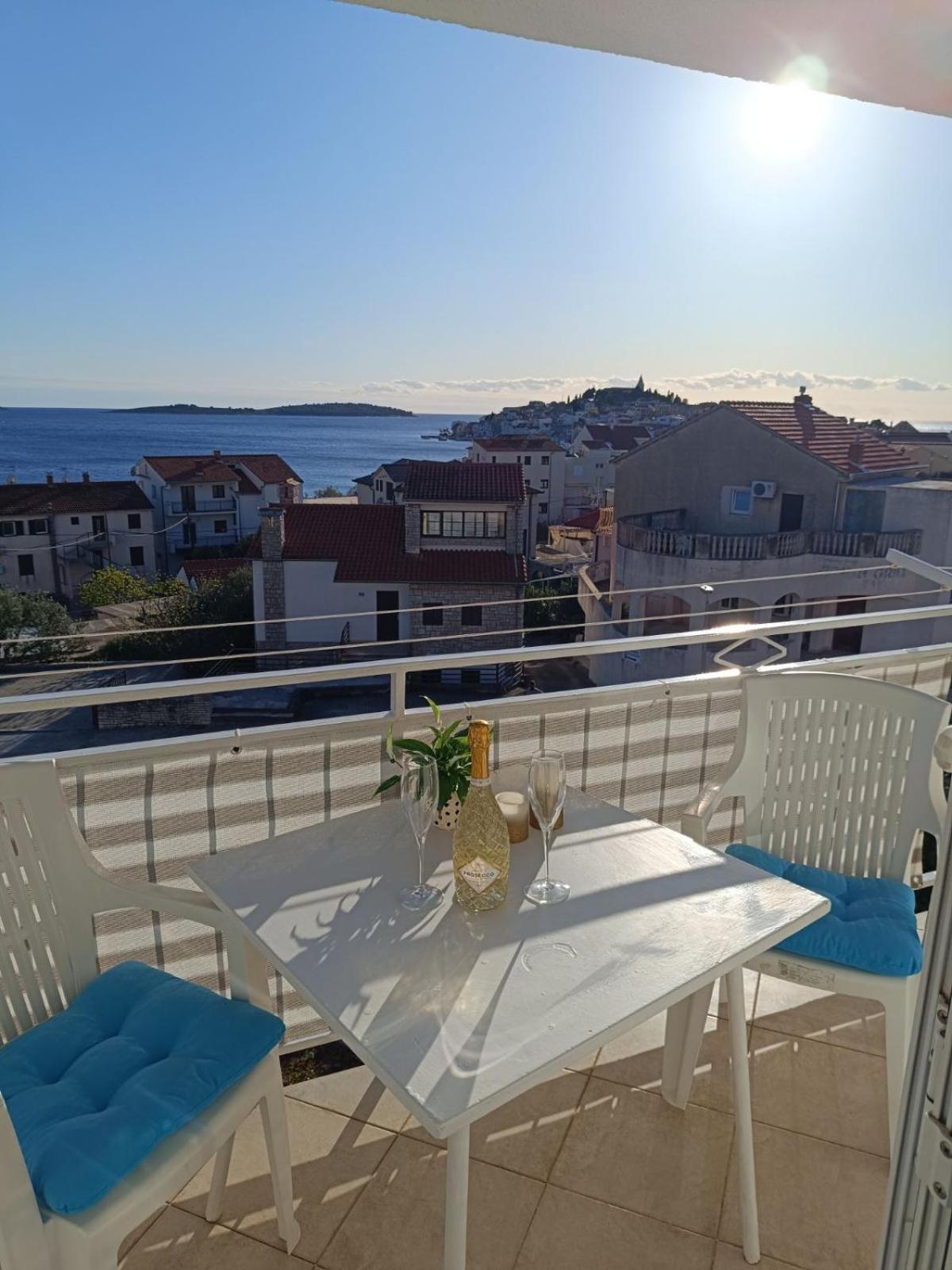Apartmani Ljubo Примоштен Экстерьер фото