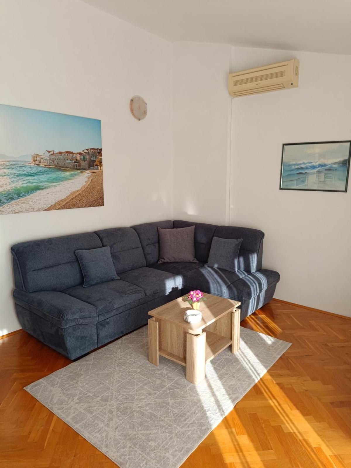 Apartmani Ljubo Примоштен Экстерьер фото