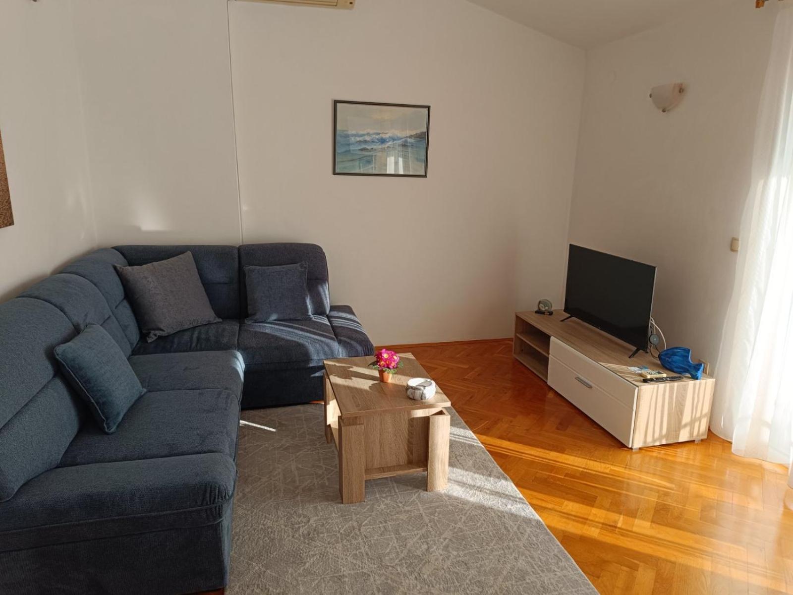 Apartmani Ljubo Примоштен Экстерьер фото