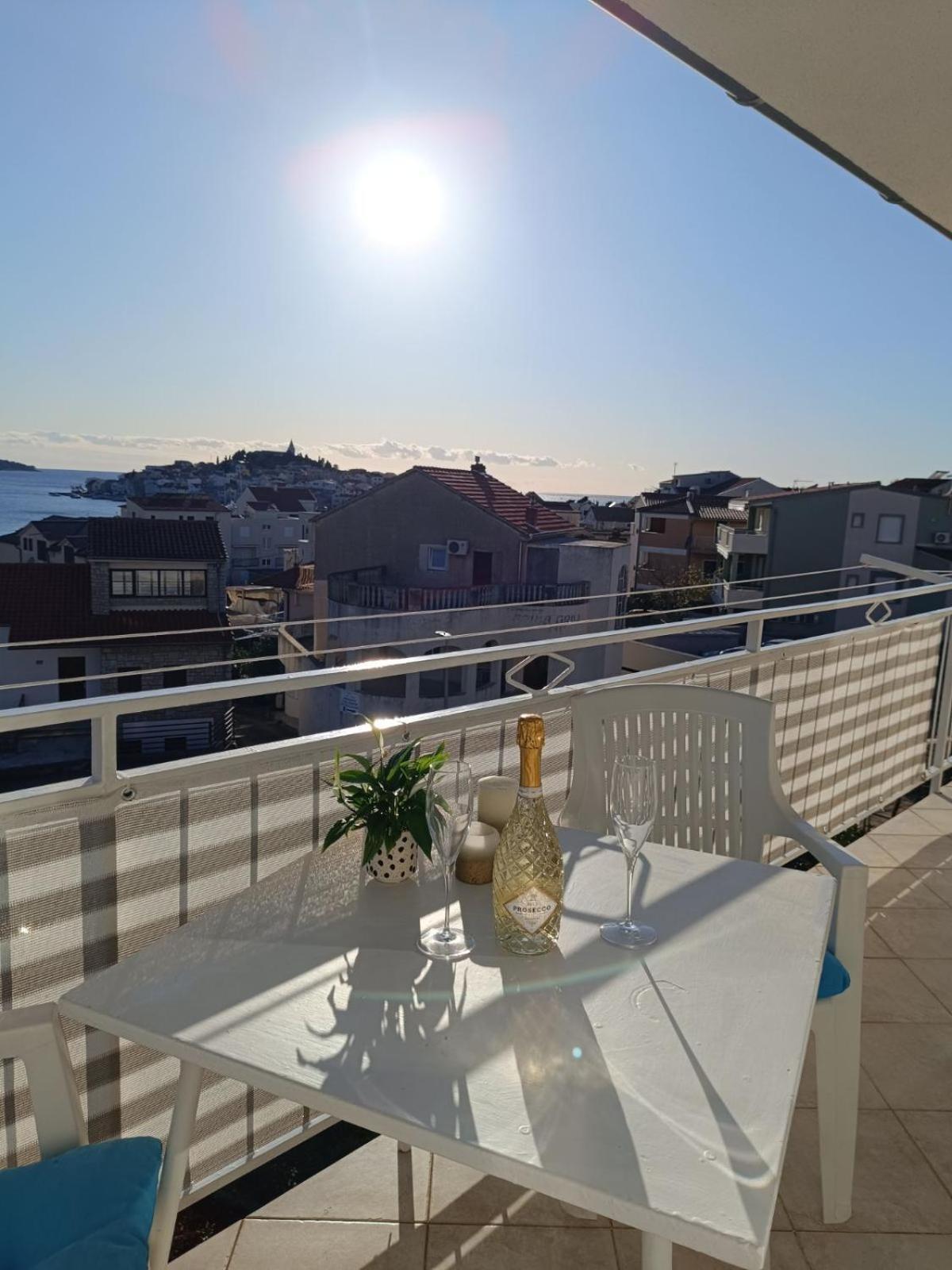 Apartmani Ljubo Примоштен Экстерьер фото