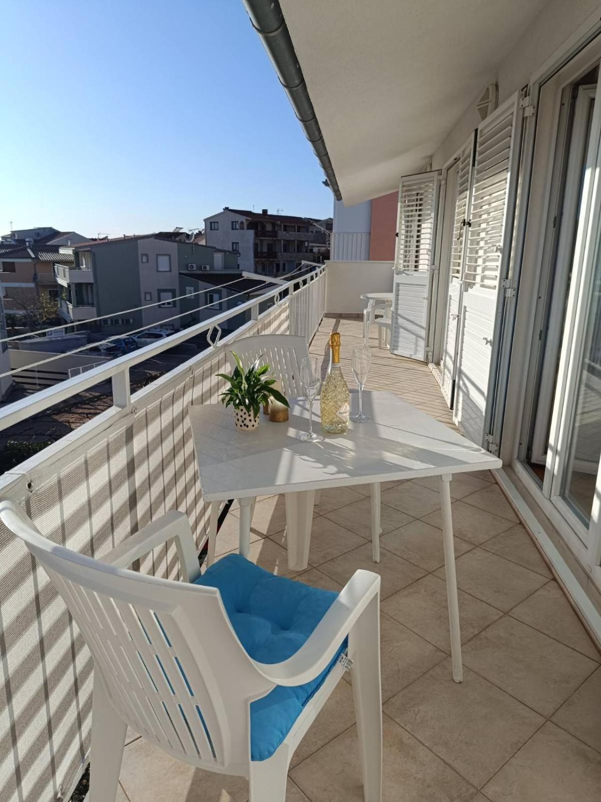 Apartmani Ljubo Примоштен Экстерьер фото