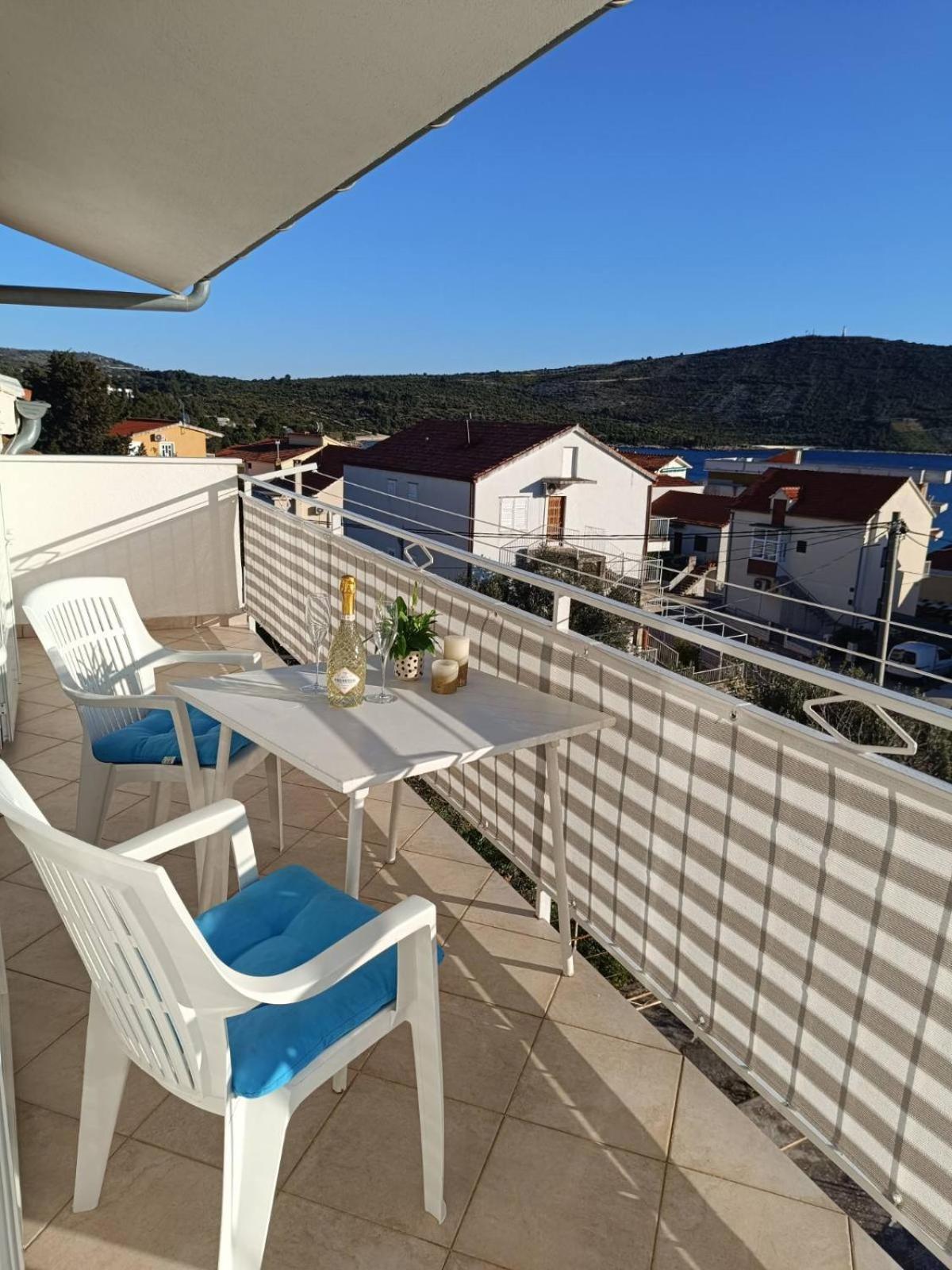 Apartmani Ljubo Примоштен Экстерьер фото