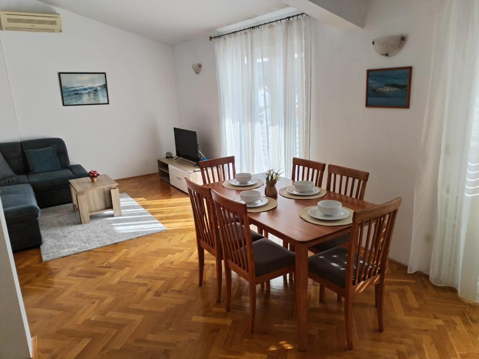 Apartmani Ljubo Примоштен Экстерьер фото